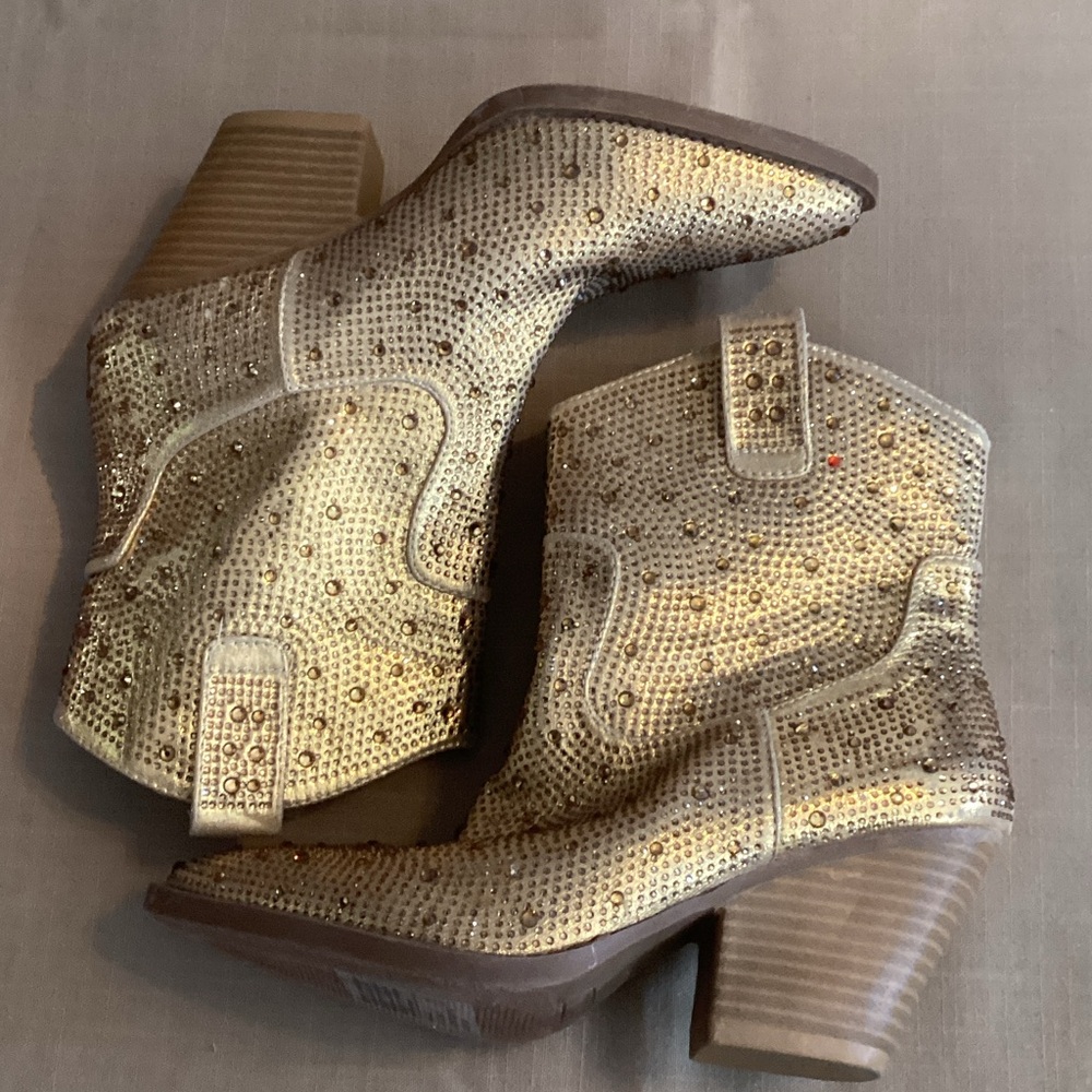 Forever 21 Gold Studded Heeled Boots